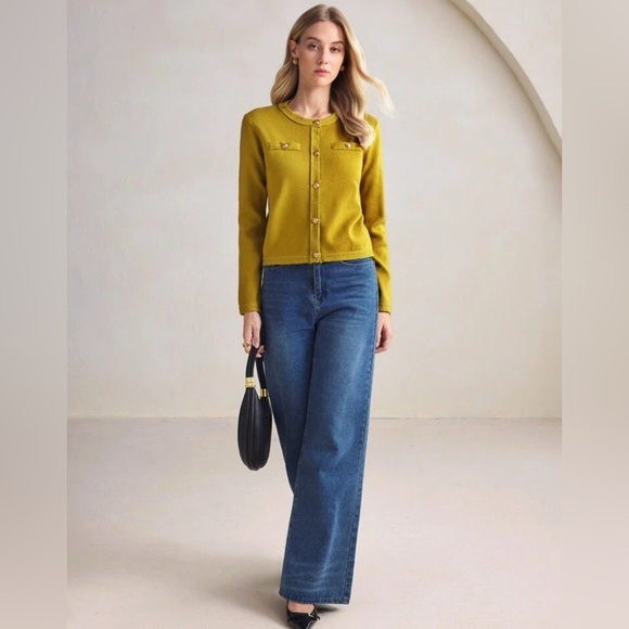 Elegant yellow Sweater with Ribbed Hem and gold buttons New SZ S ✨✨🔥🔥 - Picture 2 of 3